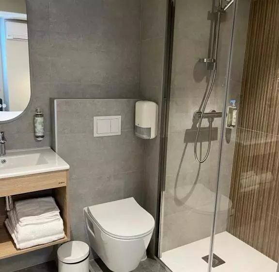 ホテル Hôtel Les Tilleuls