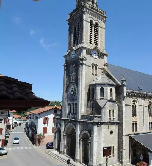 ホテル Hôtel Les Tilleuls