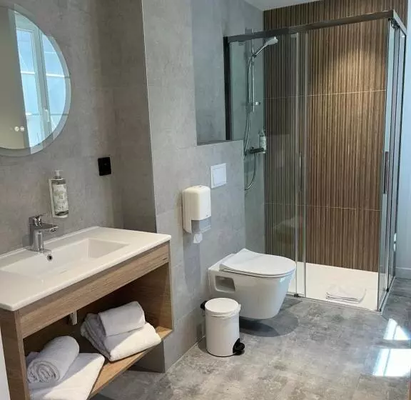 ホテル Hôtel Les Tilleuls