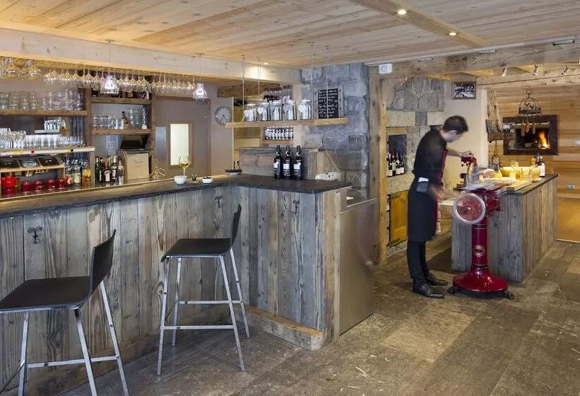 Chalet Hotel Crychar