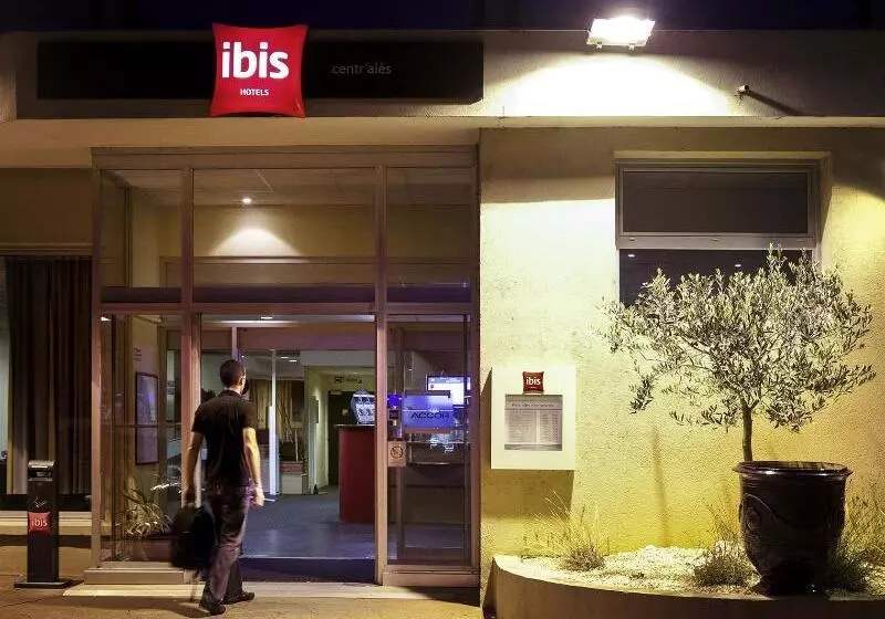 בית מלון כפרי Ibis Ales Centreville