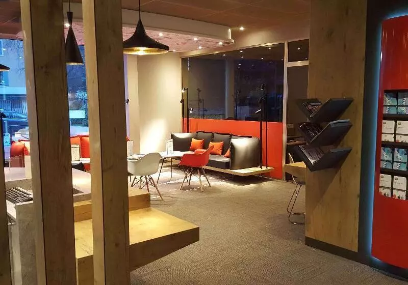 בית מלון כפרי Ibis Ales Centreville