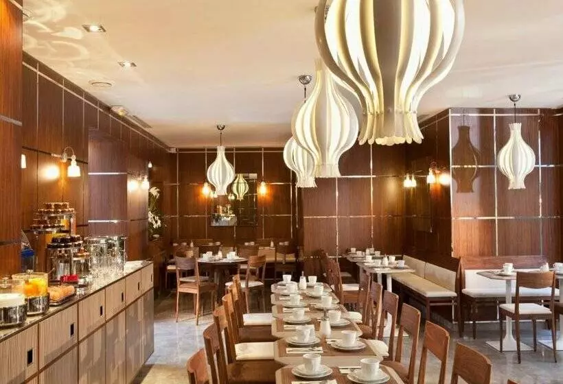 ホテル Jardins Eiffel