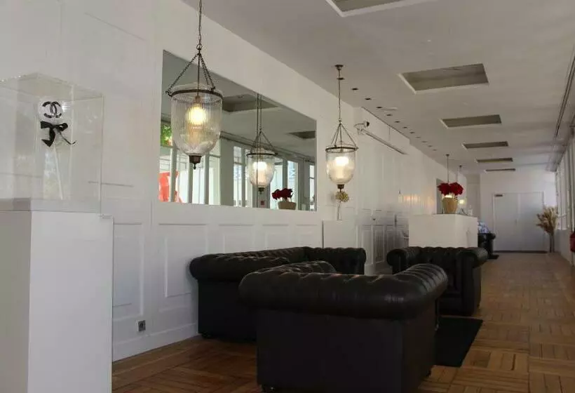 בית מלון כפרי Les Pleiades Hôtel Spa Restaurant