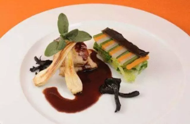 酒店 Logis Hôtel Restaurant Le Coq Hardi