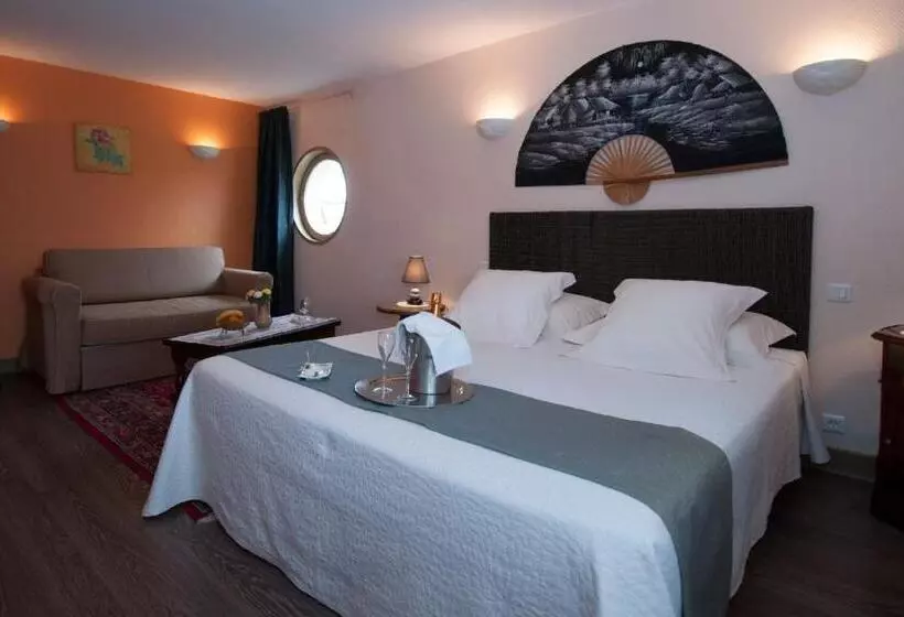 酒店 Logis Hôtel Restaurant Le Coq Hardi