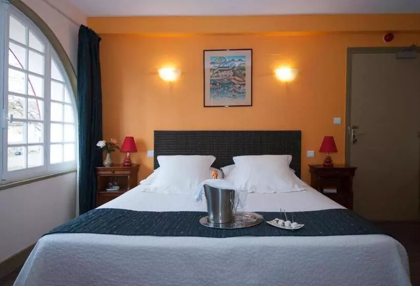 酒店 Logis Hôtel Restaurant Le Coq Hardi