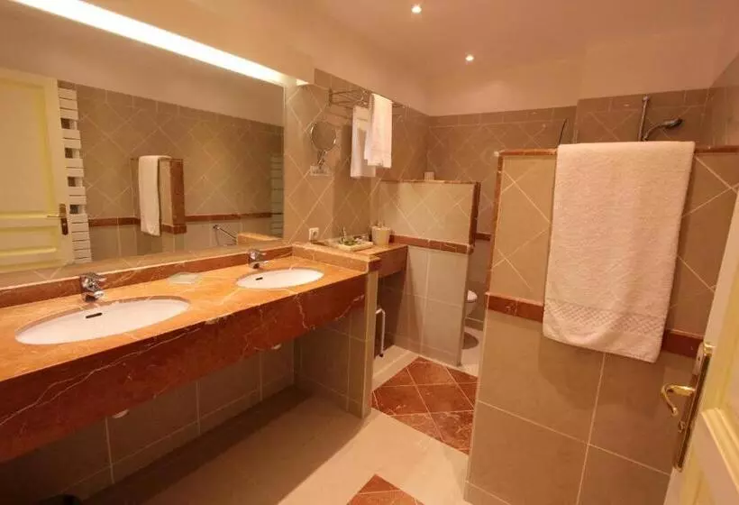 Hotel Moderne Et Pigeon