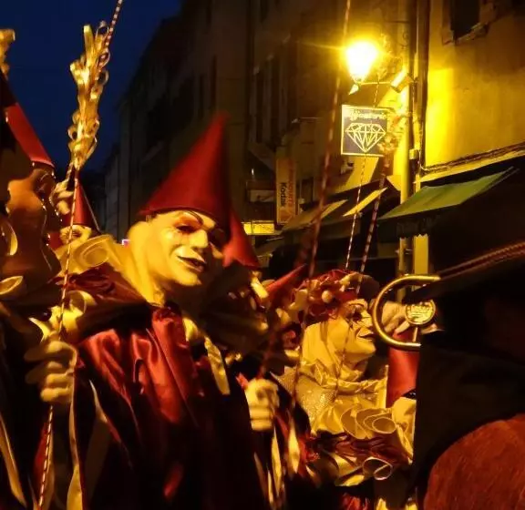 Hotel Moderne Et Pigeon