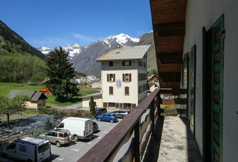 Отель Mont Olan