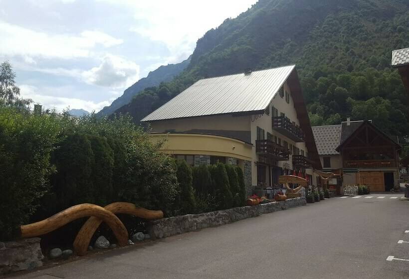 Отель Mont Olan