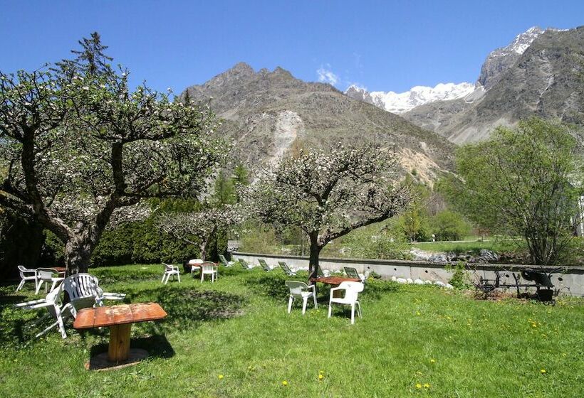 Отель Mont Olan