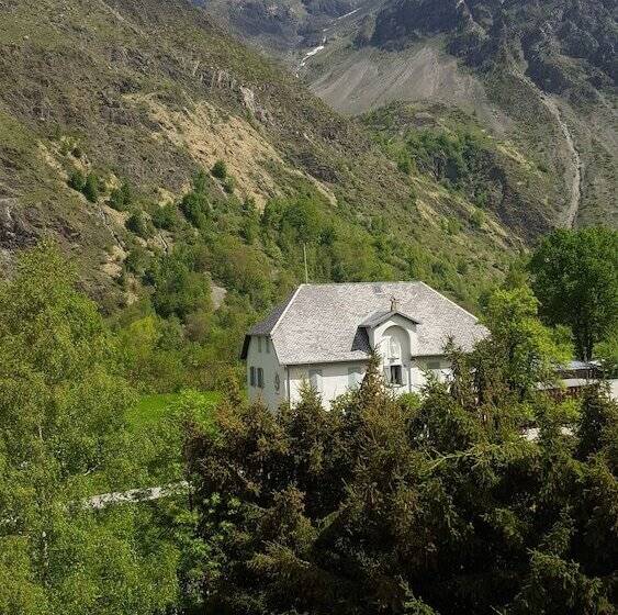 Отель Mont Olan