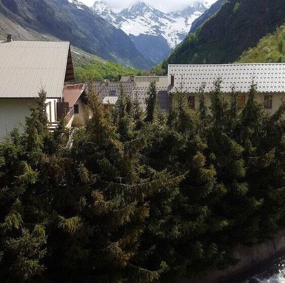 Отель Mont Olan