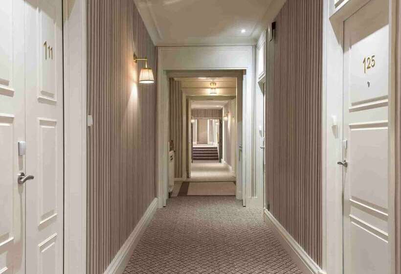 Отель Barriere Le Royal La Baule