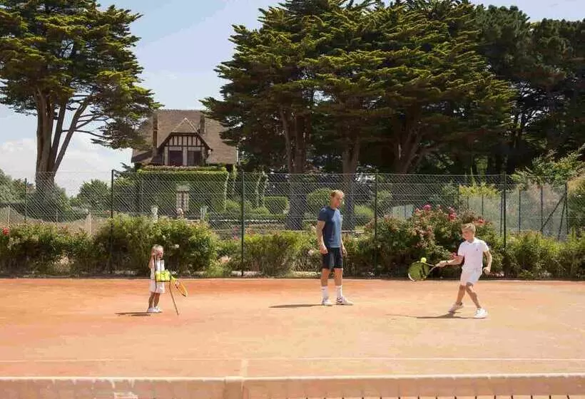 فندق Barriere Le Royal La Baule