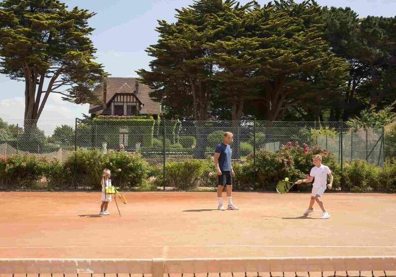 Отель Barriere Le Royal La Baule