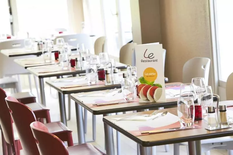 فندق Campanile Auxerre Moneteau