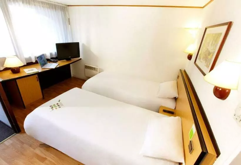 בית מלון כפרי Campanile Rennes Atalante