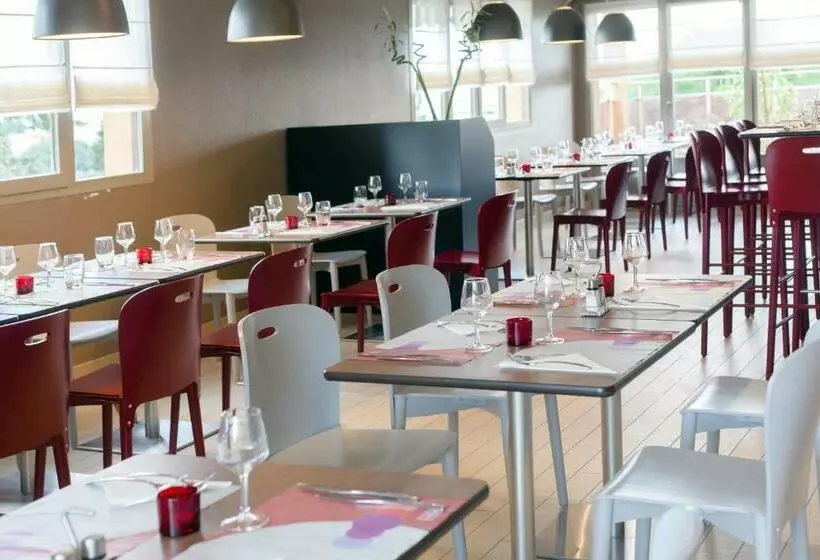 בית מלון כפרי Campanile Rennes Atalante