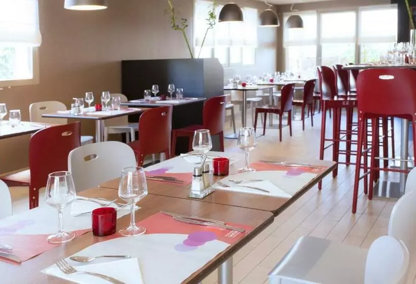 בית מלון כפרי Campanile Rennes Atalante