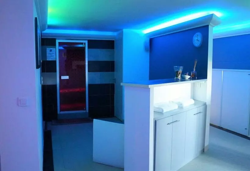 Отель Cannes Montfleury