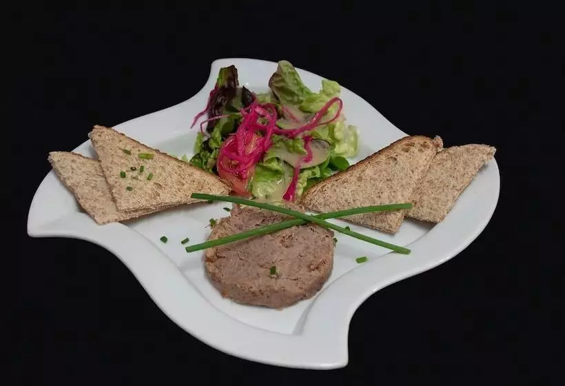 Отель De La Poste