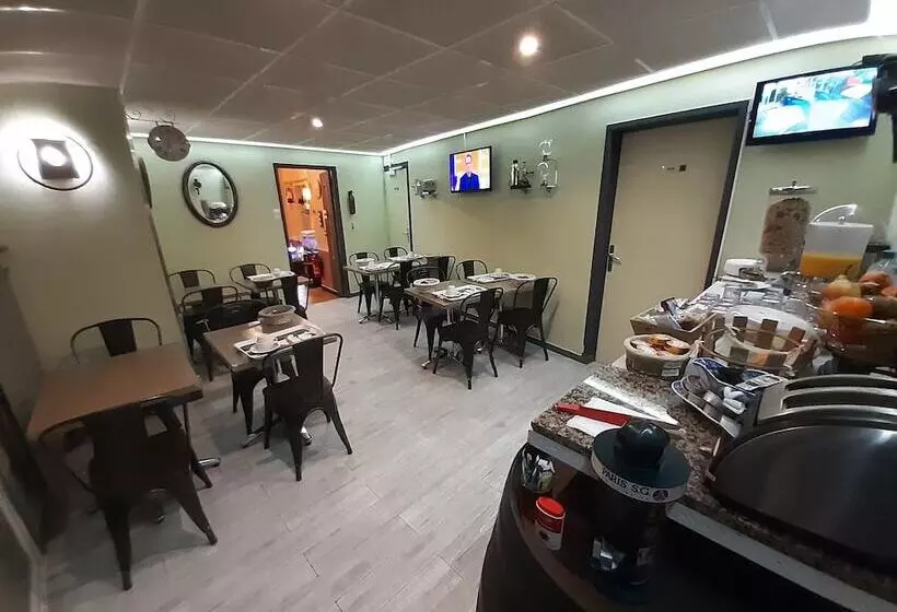 Отель Du Tricastin