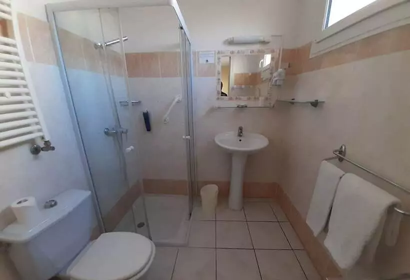 Отель Du Tricastin