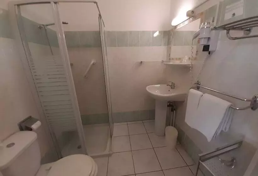 Отель Du Tricastin