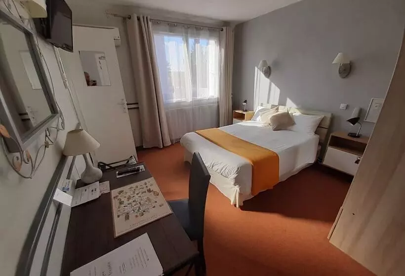 Отель Du Tricastin