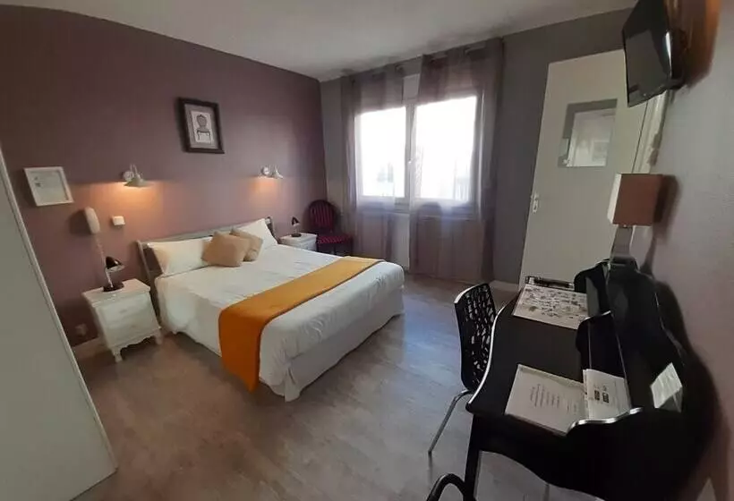 Отель Du Tricastin