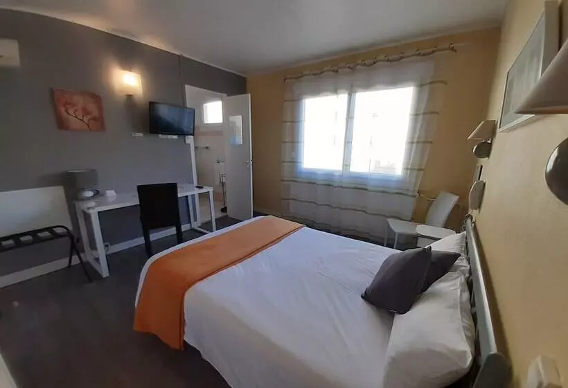 Отель Du Tricastin