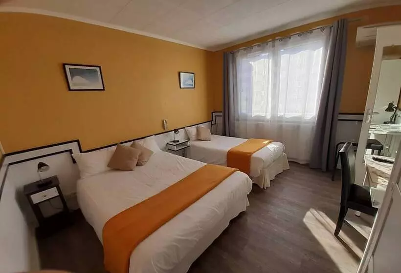 Отель Du Tricastin