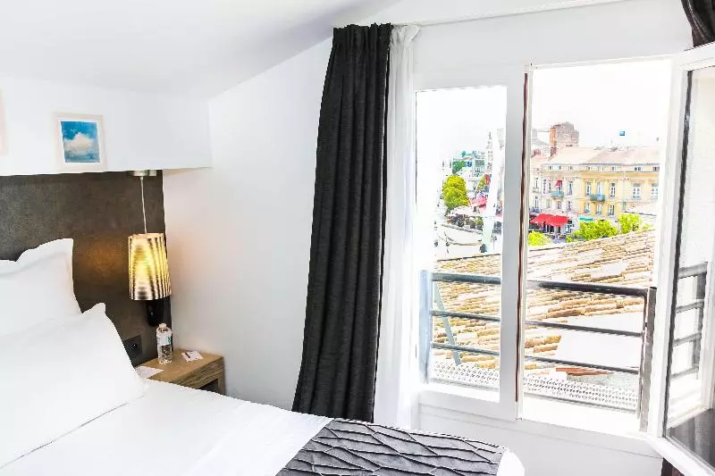 هتل Gare Saintjean