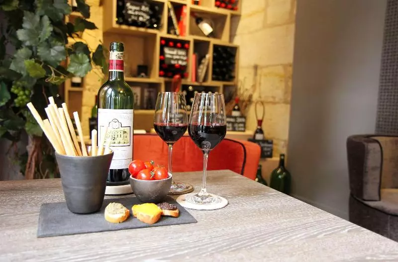 هتل Gare Saintjean