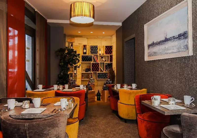 هتل Gare Saintjean