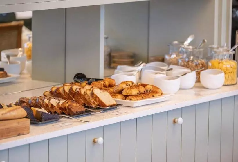 Отель Hôtel De La Plage