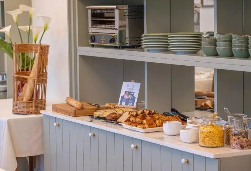 Отель Hôtel De La Plage