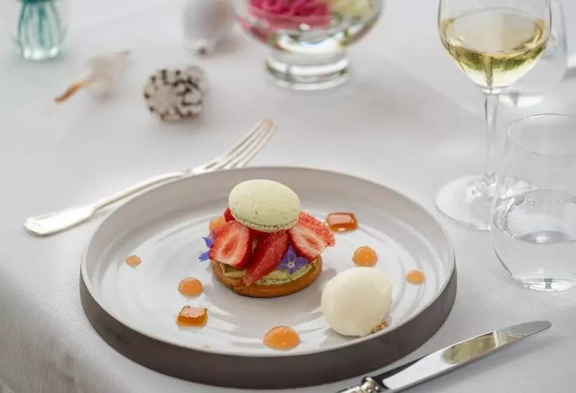 Отель Hôtel De La Plage