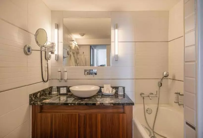 Отель Hôtel De La Plage