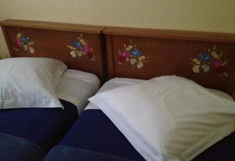 ホテル Hôtel Restaurant Wolf