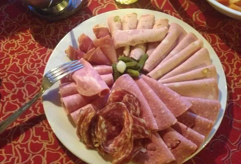 ホテル Hôtel Restaurant Wolf