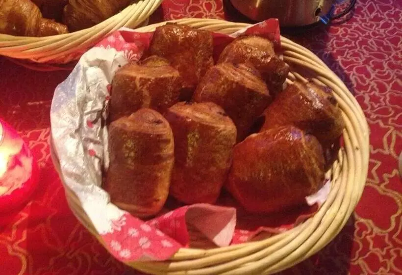 ホテル Hôtel Restaurant Wolf