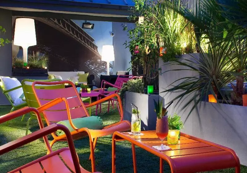 Le 7 Eiffel Hotel By Malone