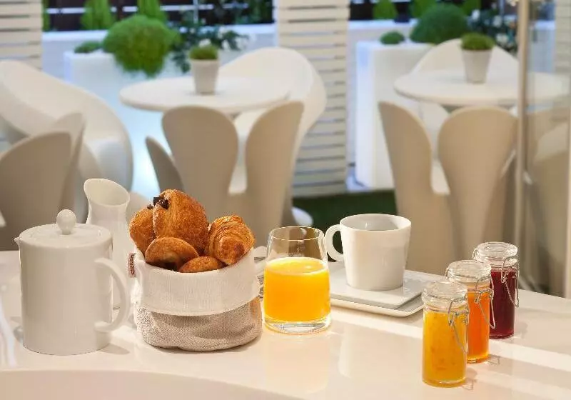 Le 7 Eiffel Hotel By Malone