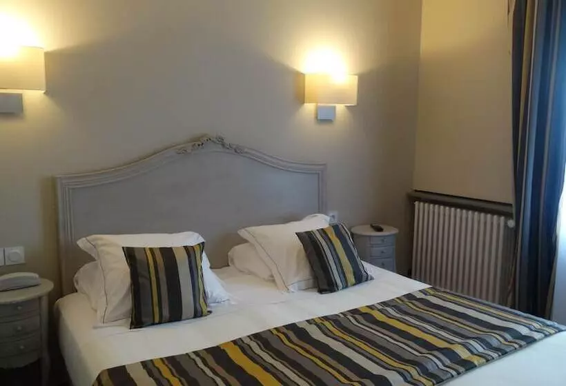 Otel Le Lion D'or Et Restaurant La Table Du Lion