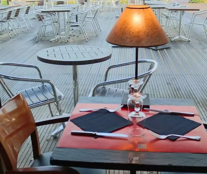 Отель Le Saintaubert