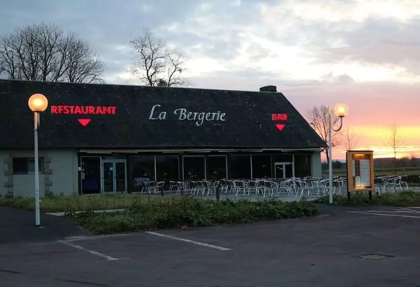 Отель Le Saintaubert