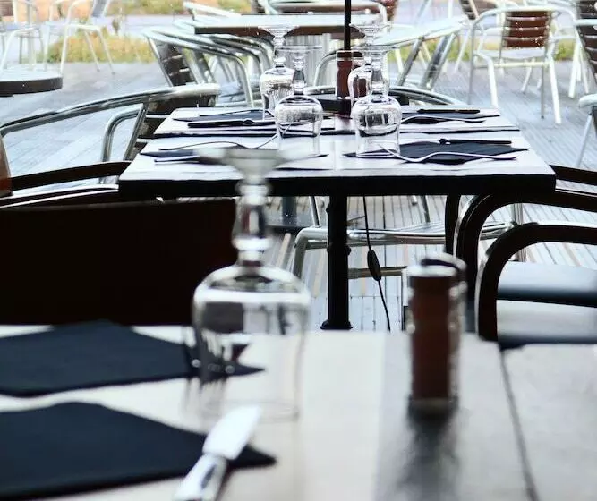 Отель Le Saintaubert